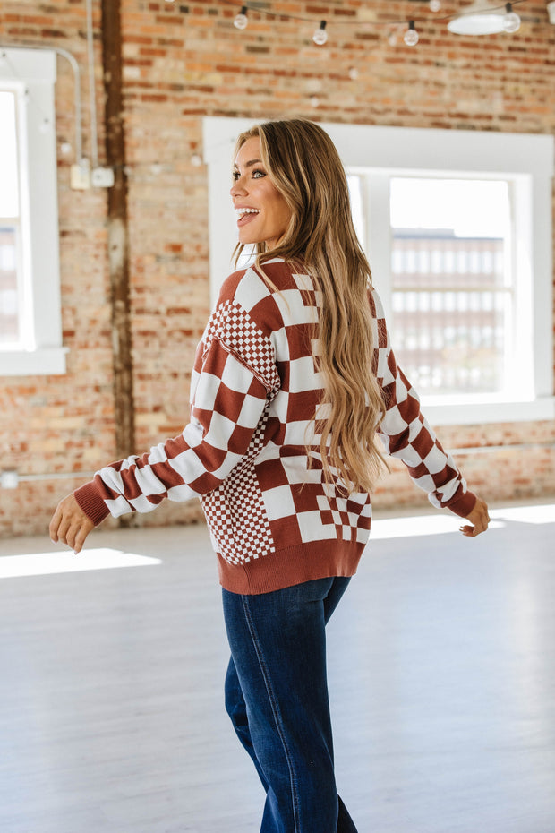 Lexee Checkered Round Neck Sweater | S-2XL