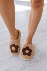 Fuzzy Flower Pattern Slippers
