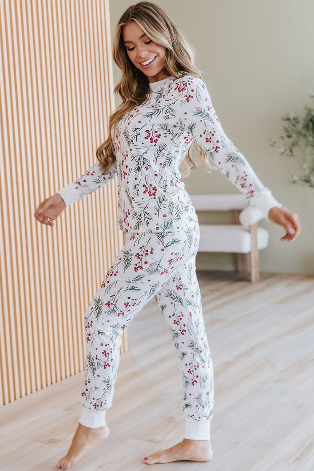 Holly Print Christmas Pajama Set | DROPSHIP