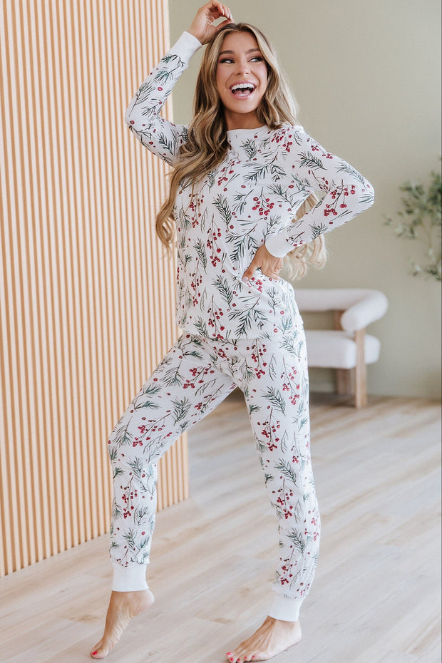 Holly Print Christmas Pajama Set | DROPSHIP