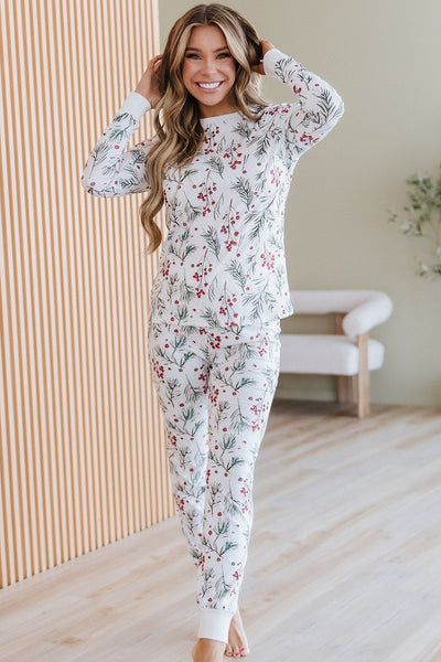 Holly Print Christmas Pajama Set | DROPSHIP