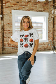 Lisa Pumpkin and Bow Graphic Tee | S-2XL