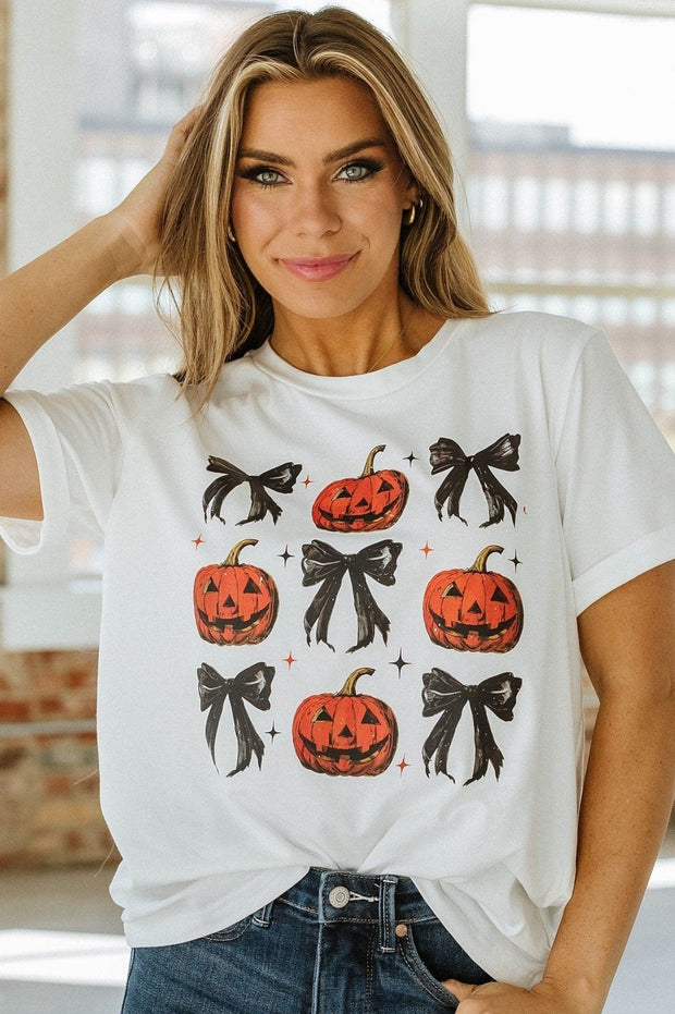 Lisa Pumpkin and Bow Graphic Tee | S-2XL